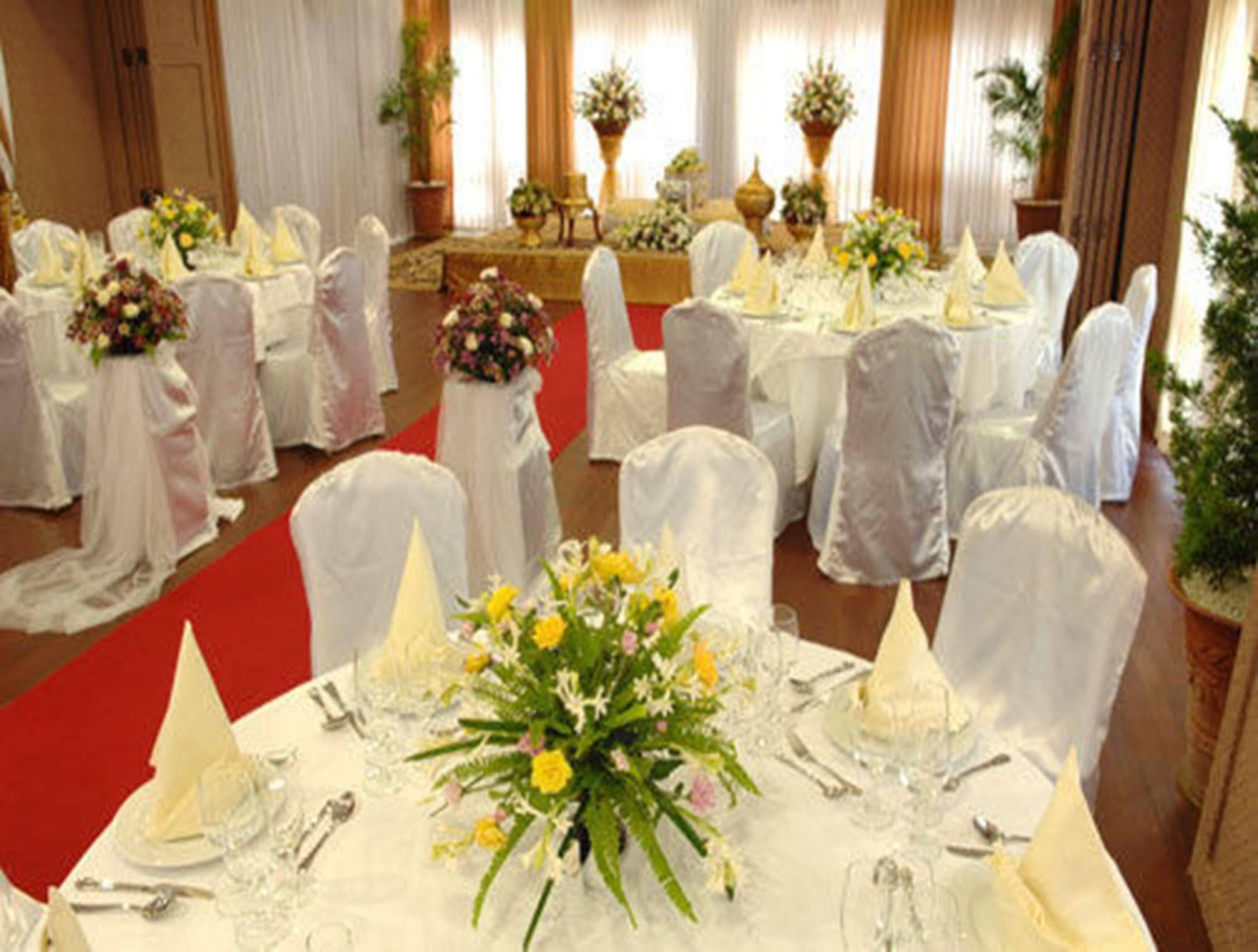 Kma Kaytumadi Hotel Taungoo Ngoại thất bức ảnh